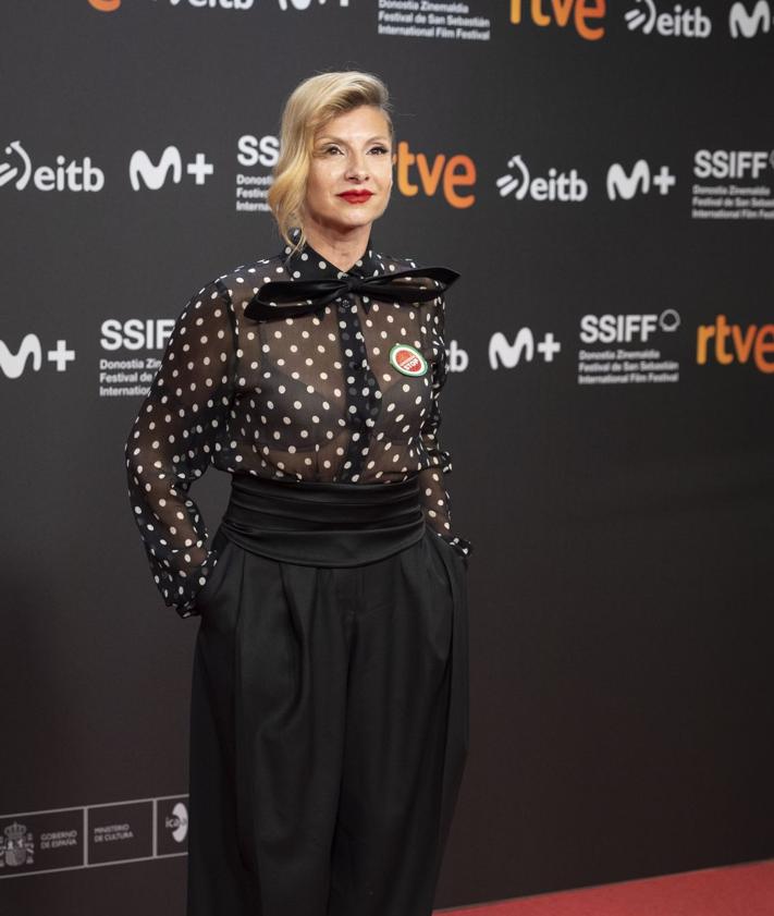 Imagen secundaria 2 - Vestidos negros y banderas palestinas: un 'glamour' solidario